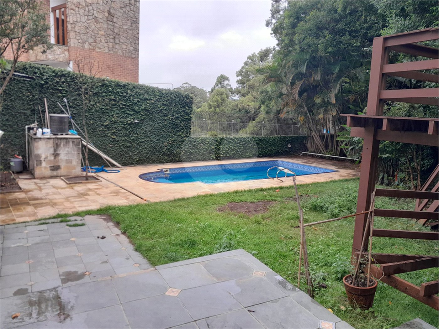 Sobrado à venda com 6 quartos, sendo 3 suítes, em Rolinópolis, São Paulo, SP