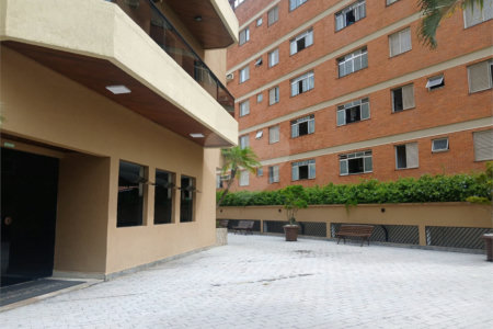 Apartamento à venda com 3 quartos, sendo 1 suíte,  em Enseada, Guarujá, SP