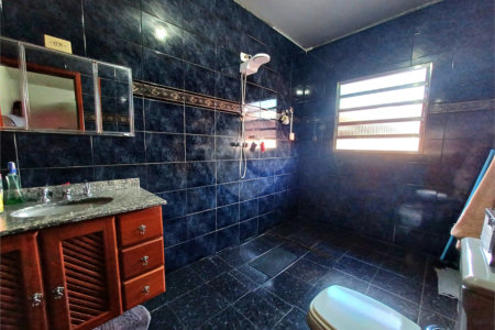 Casa à venda com 4 quartos, sendo 1 suíte, em Vila Paulicéia, São Paulo, SP