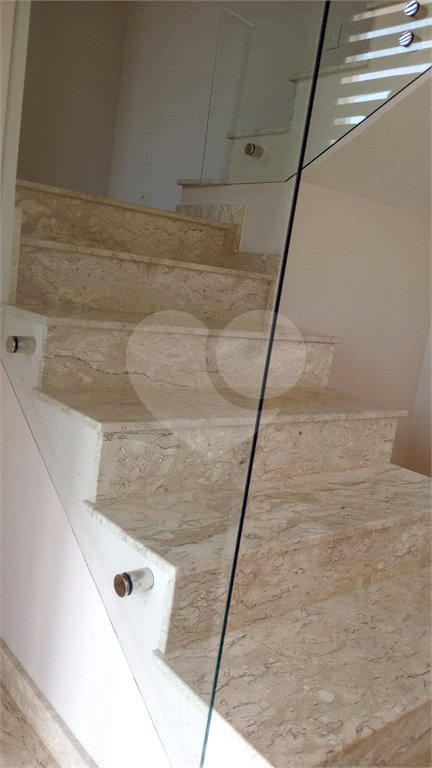 Casa à venda com 3 suítes no condomínio Picollo, Louveira - SP