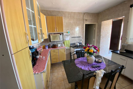 Sobrado à venda com 4 quartos em Jardim Cacique, Suzano, SP