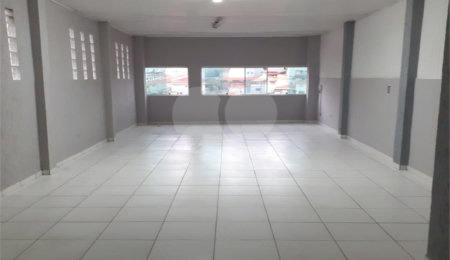 Prédio à venda com 4 quartos em Vila Guilherme, São Paulo, SP