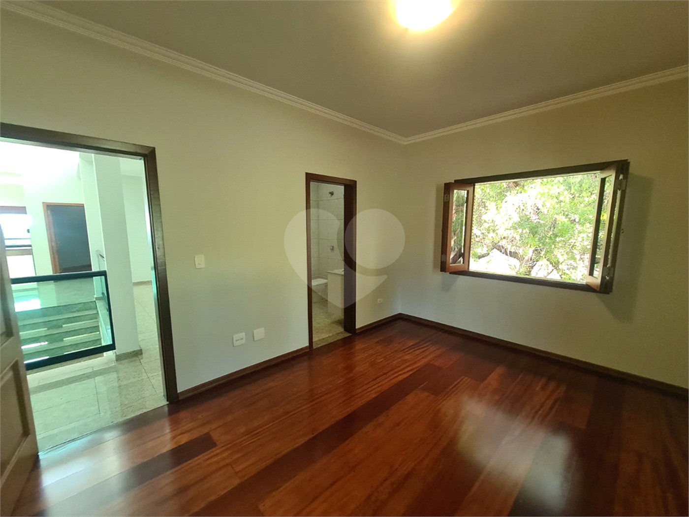 Casa à venda com 4 quartos, sendo 2 suítes, no condomínio Bosque de Grevilea, Vinhedo - SP