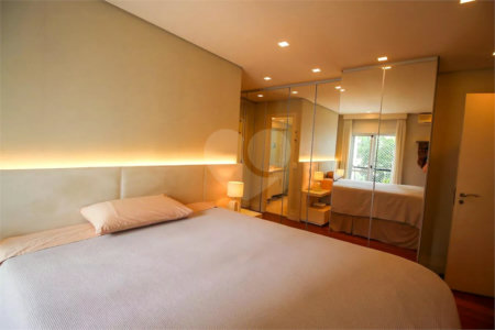 Apartamento à venda com 3 suítes em Real Parque, São Paulo, SP