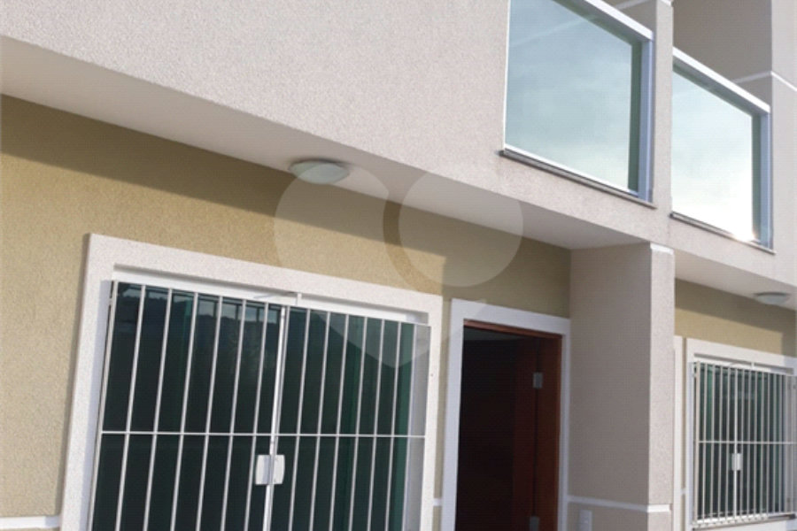 Casa à venda com 2 suítes no condomínio Casa de Pedra, São Paulo - SP