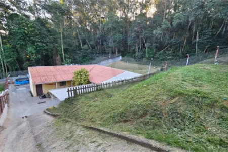 Casa à venda com 3 quartos, sendo 2 suítes, no condomínio Vinhas da Vista Alegre - Lado Café, Vinhedo - SP