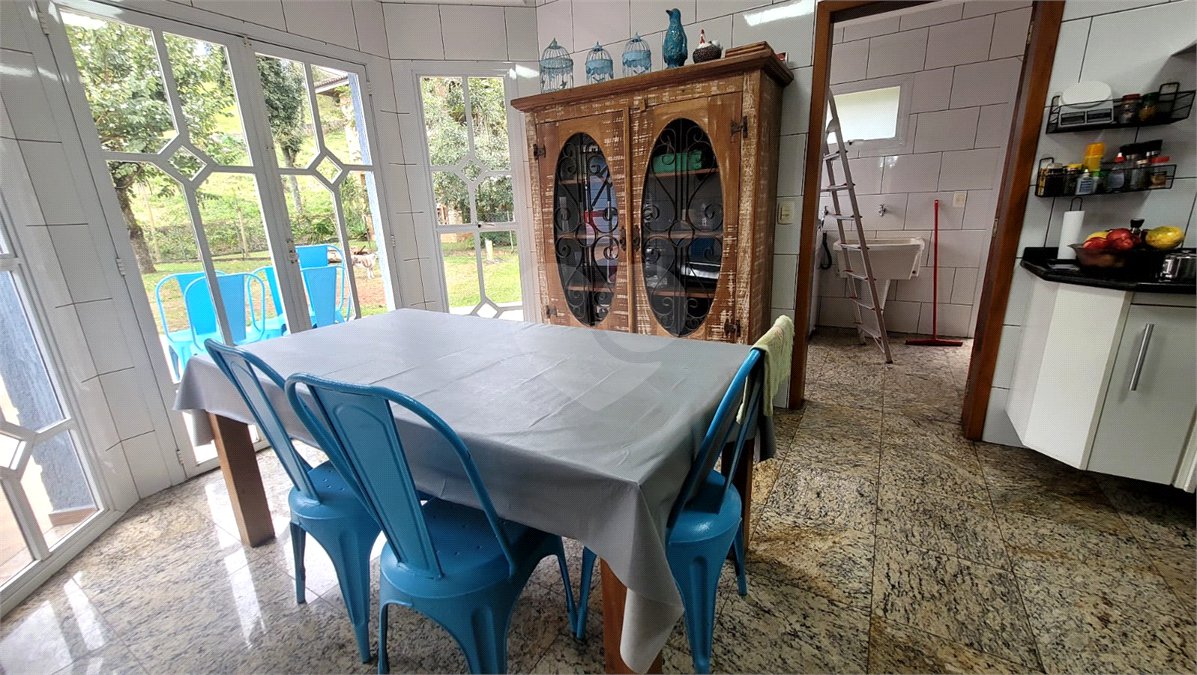 Casa à venda com 3 suítes no condomínio Suíça da Cantareira, Mairiporã - SP