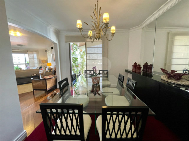 Apartamento à venda com 4 quartos, sendo 3 suítes,  em Campo Belo, São Paulo, SP