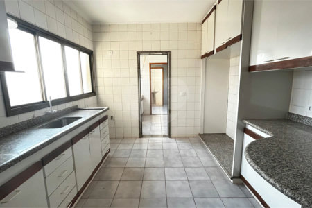 Apartamento à venda com 3 quartos, sendo 1 suíte, no Centro, Três Lagoas, MS