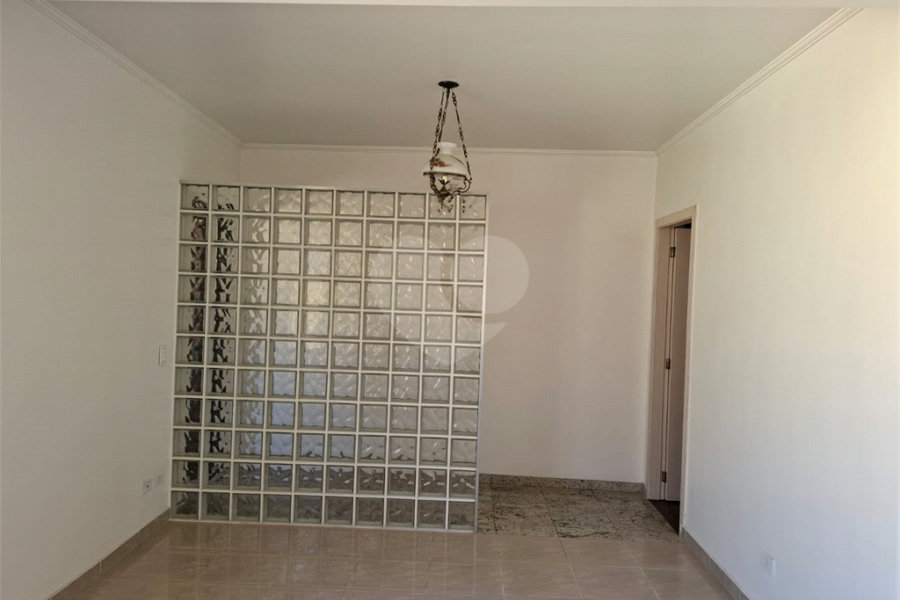Sobrado à venda com 3 quartos no Brasilândia, São Paulo, SP