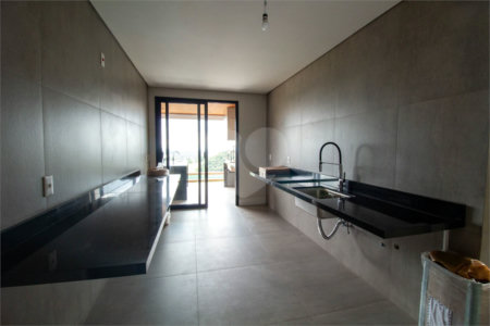 Casa à venda com 5 quartos, sendo 4 suítes, em Vila Darcy Penteado (mailasqui), São Roque, SP