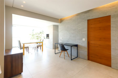 Apartamento à venda com 3 quartos, sendo 1 suíte,  em Vila Anastácio, São Paulo, SP