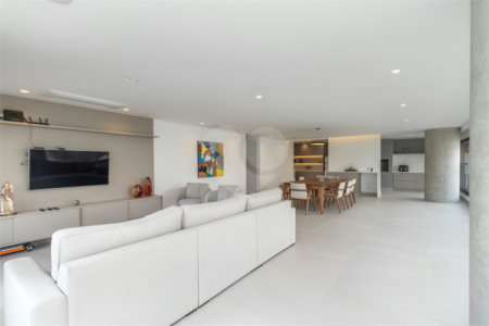 Apartamento à venda com 3 suítes em Campo Belo, São Paulo, SP