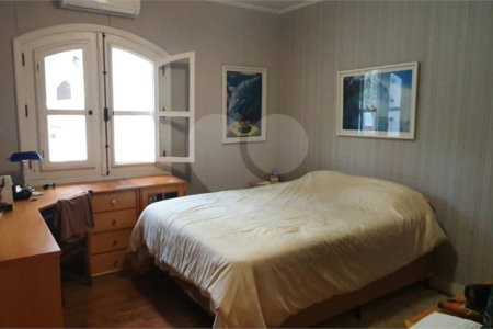 Casa à venda com 5 quartos, sendo 3 suítes, no condomínio Village Sans Souci, Valinhos - SP