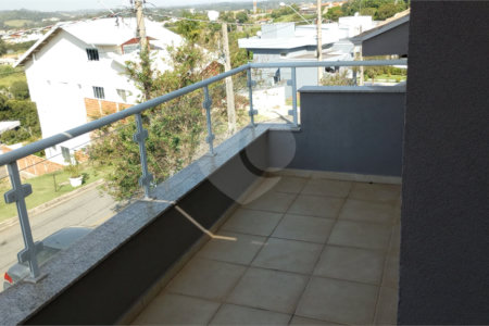 Casa à venda com 3 suítes no condomínio Picollo, Louveira - SP