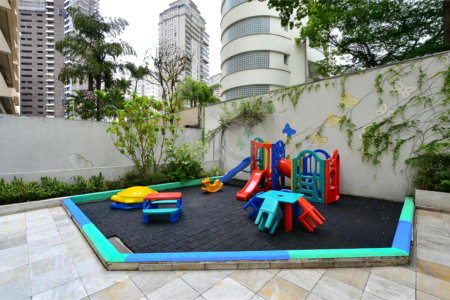 Apartamento à venda com 3 quartos, sendo 1 suíte,  em Itaim Bibi, São Paulo, SP