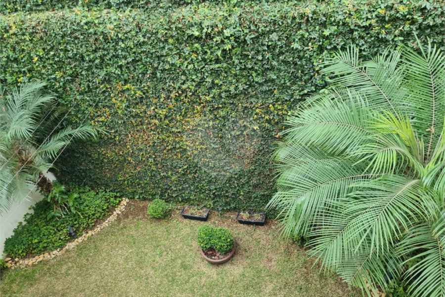 Sobrado à venda com 3 suítes em Horto, São Paulo, SP