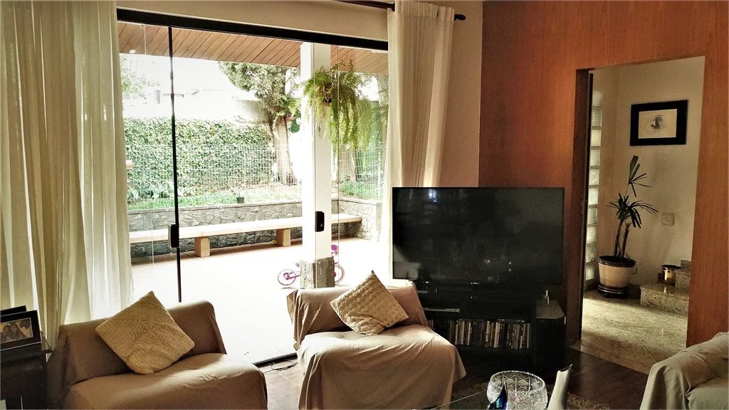 Casa Térrea à venda com 4 quartos, sendo 1 suíte, em Butantã, São Paulo, SP