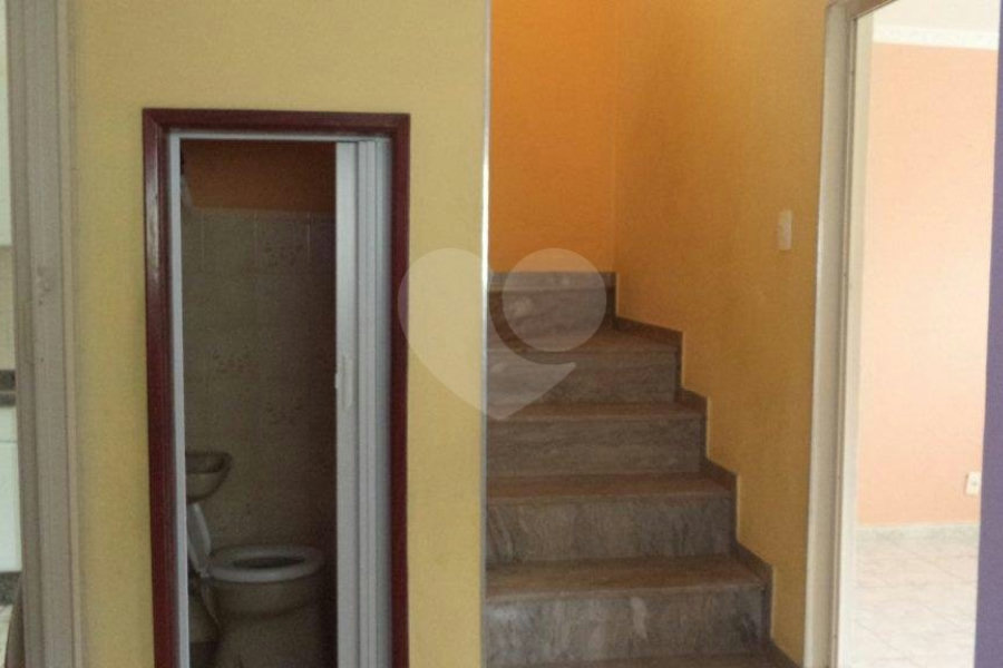 Sobrado à venda com 3 quartos, sendo 1 suíte, em Parada Inglesa, São Paulo, SP