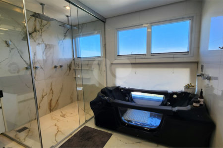 Casa à venda com 5 quartos, sendo 2 suítes, no condomínio Residencial Jardim Primavera, Louveira - SP