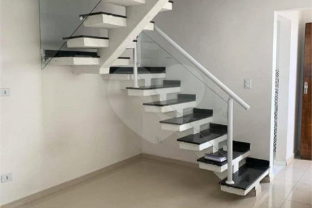 Casa à venda com 2 quartos, sendo 1 suíte, no condomínio Sem Nome, Suzano - SP
