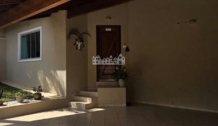 Casa térrea com vista para a Pedra Grande em Atibaia
