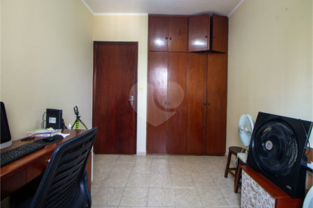 Casa à venda com 3 quartos, sendo 1 suíte, em Chácara Inglesa, São Paulo, SP