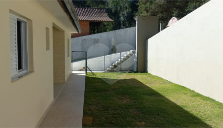 Casa à venda com 3 quartos, sendo 1 suíte,  no condomínio Sausalito, Mairiporã - SP