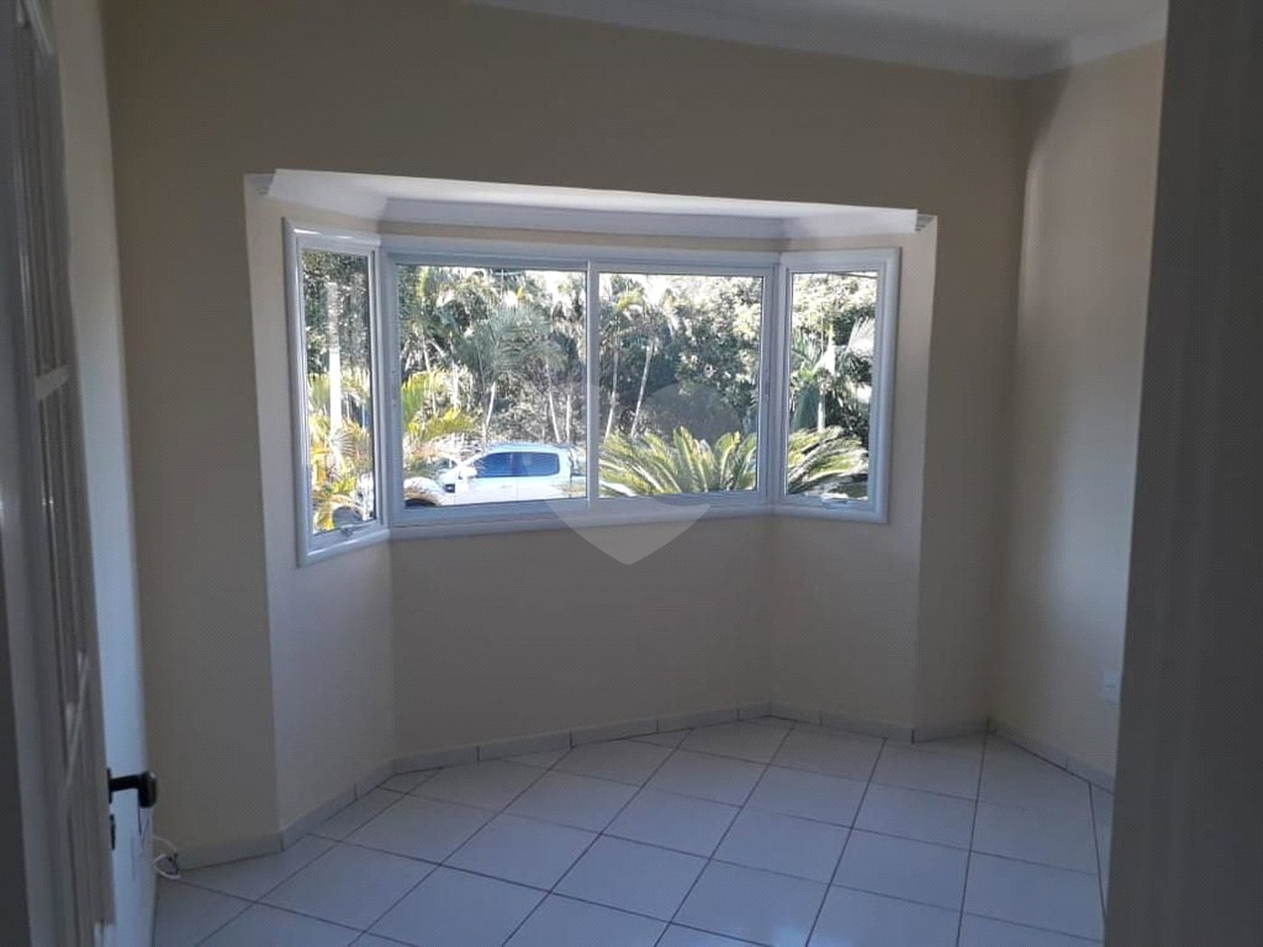 Casa à venda com 3 quartos, sendo 1 suíte, em Condomínio Residencial Terras do Caribe, Valinhos, SP