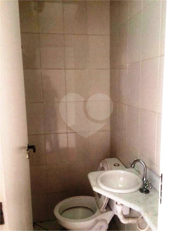 Casa à venda com 3 quartos, sendo 1 suíte, no condomínio Vila das Macieiras, São Paulo - SP