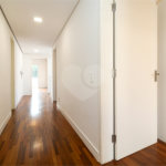 Casa à venda com 4 quartos, sendo 2 suítes, no condomínio Vila das Andorinhas, São Paulo - SP