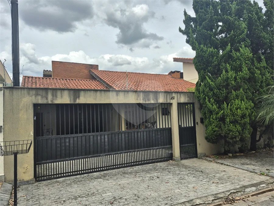 Casa a venda com piscina