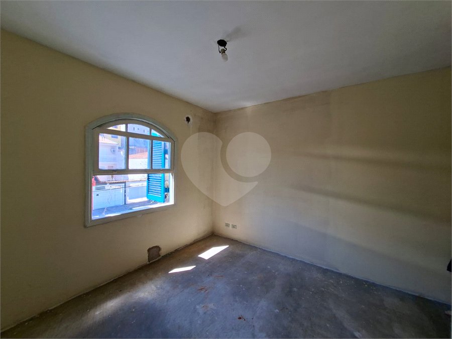 Sobrado à venda com 3 quartos, sendo 1 suíte,  em Jardim Esmeralda, São Paulo, SP
