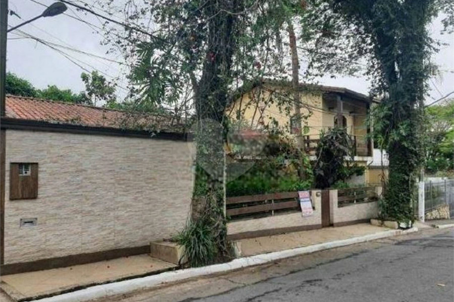 Sobrado à venda com 3 quartos em Tremembé, São Paulo, SP