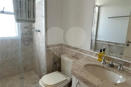 Apartamento à venda com 3 suítes em Indianópolis, São Paulo, SP