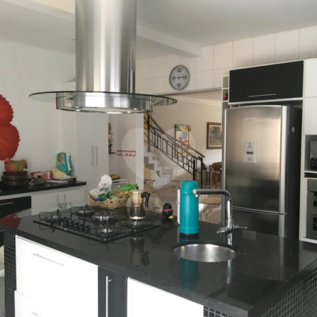 Casa à venda com 3 suítes no condomínio Aruã, Mogi das Cruzes - SP