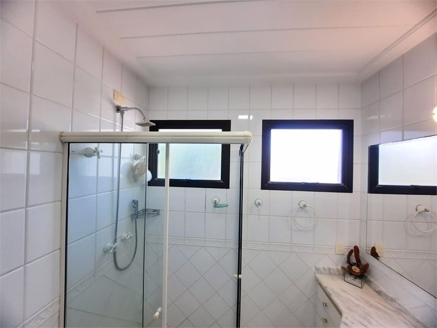 Apartamento Residencial à venda, Balneário Cidade Atlântica, Guarujá - AP1137.