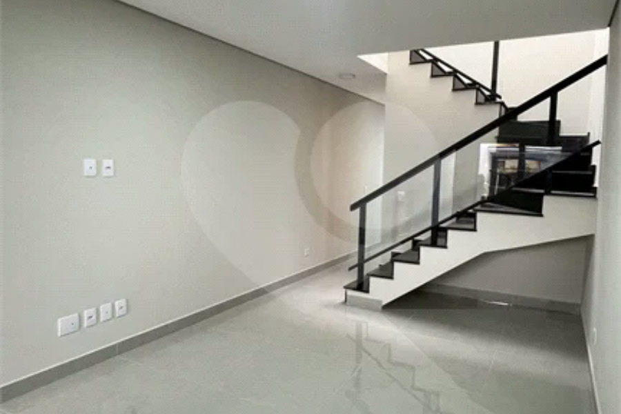 Sobrado à venda com 3 quartos, sendo 1 suíte,  em Vila Nova Cachoeirinha, São Paulo, SP