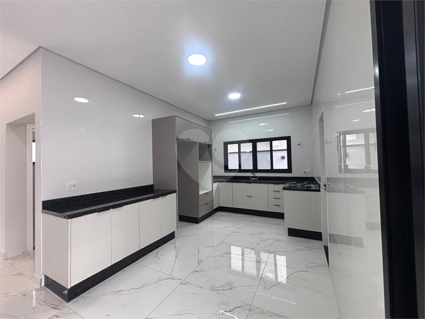 Casa à venda com 3 suítes no condomínio Campos do Conde I e II, Sorocaba - SP
