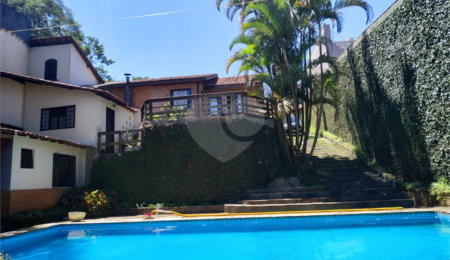 Casa à venda com 3 suítes no condomínio Alpes da Cantareira, Mairiporã - SP