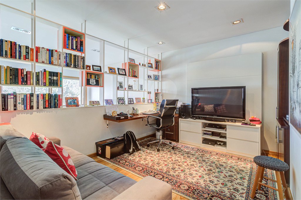 Casa de Vila à venda com 4 suítes em Jardim Hípico, São Paulo, SP