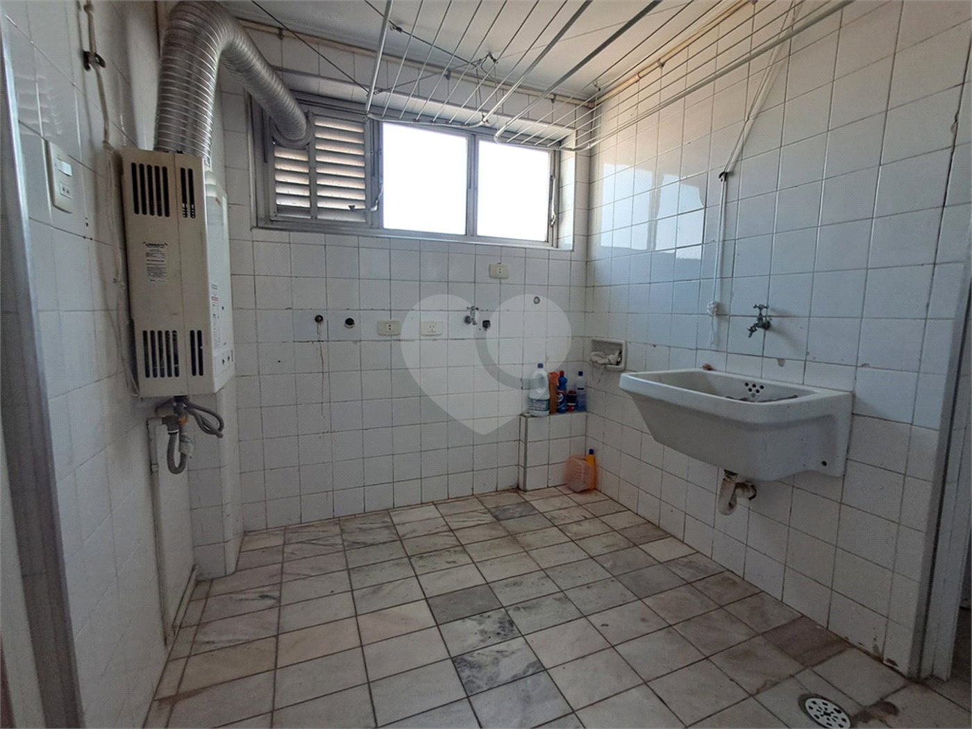 Apartamento à venda com 3 quartos, sendo 1 suíte,  em Paraíso, São Paulo, SP