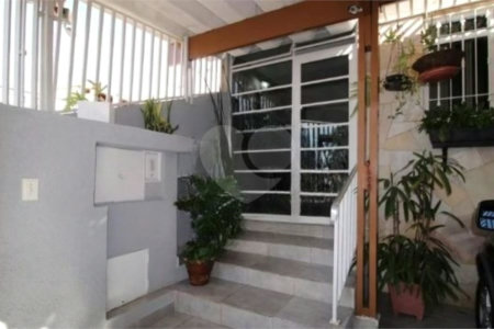 Sobrado à venda com 3 quartos, sendo 1 suíte, em Parque Vitória, São Paulo, SP