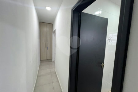 Sobrado à venda com 3 quartos, sendo 1 suíte, em Lopes de Oliveira, Sorocaba, SP