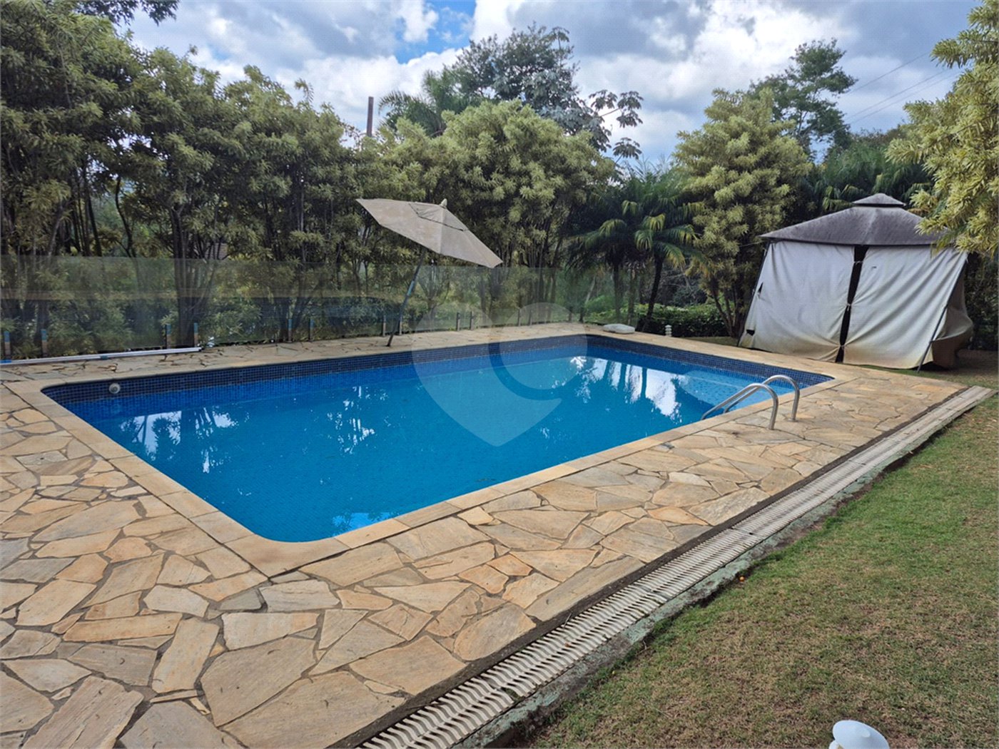 Casa à venda com 3 suítes no condomínio Sausalito, Mairiporã - SP