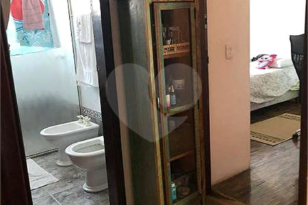 Casa à venda com 4 quartos, sendo 1 suíte, em Vila Cordeiro, São Paulo, SP