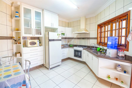 Casa à venda com 4 quartos, sendo 2 suítes, em Parque Residencial Presidente Médici, Itu, SP