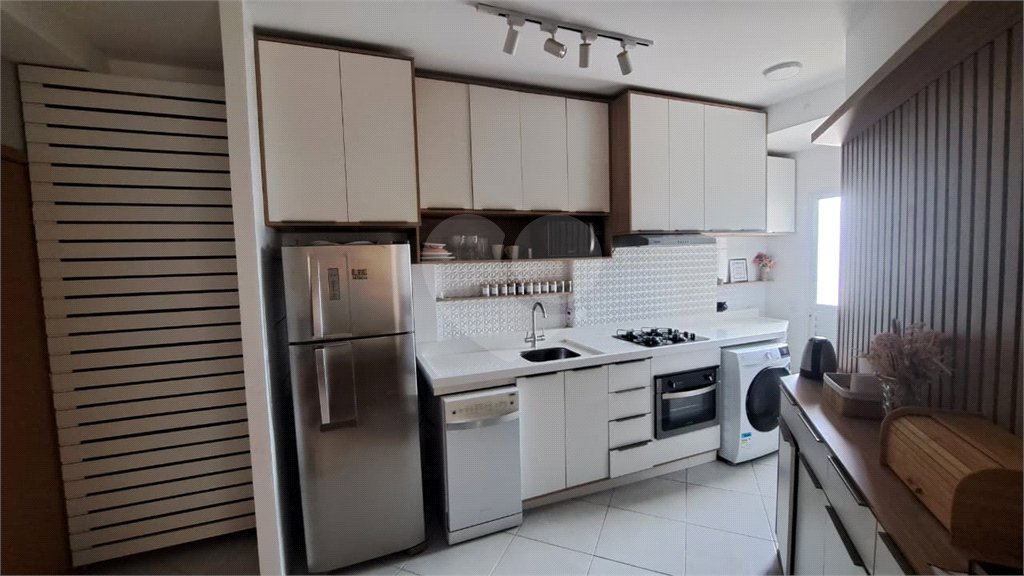 Apartamento Condomínio: Novos Ares com Suíte e 2 Dormitórios