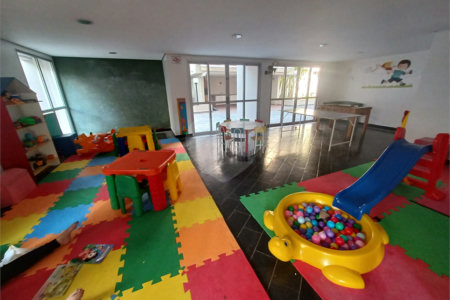 Apartamento à venda com 3 quartos, sendo 1 suíte, em Jardim das Acácias, São Paulo, SP