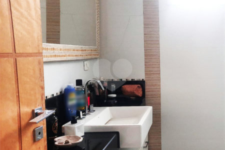 Sobrado à venda com 4 quartos, sendo 2 suítes,  em Bela Aliança, São Paulo, SP